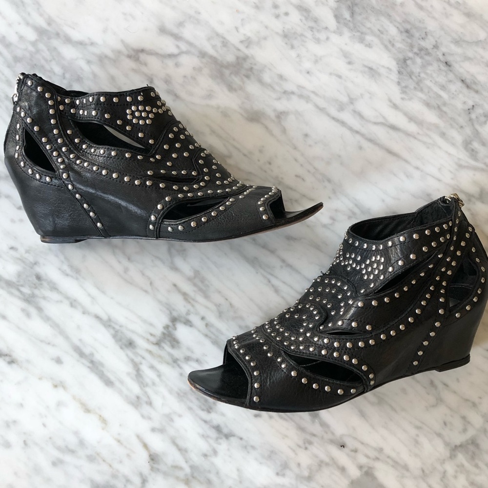 Dolce vita black caged studded wedge sandals 7.5